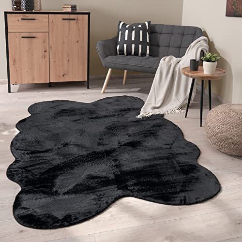 Paco Home Waschbarer Teppich Wohnzimmer Schlafzimmer Kurzflor rutschfest Modern Flauschiger Fellteppich Fell Imitat Kunstfell, Grösse:140x200 cm Fell-Form, Farbe:Schwarz