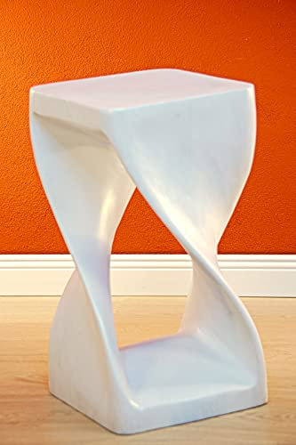 Kinaree Suar Massivholz Beistelltisch Twist – 50 cm Höhe, Farbe Weiß – Handgefertigter Holz Beistelltisch aus massivem Suar Holz – Asiatische Möbel mit modernem Design