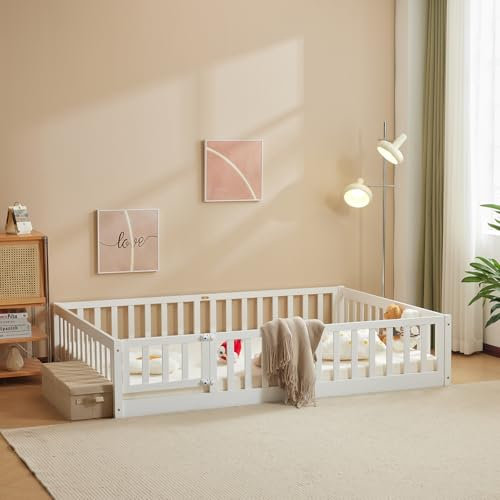 LEADZM Montessori Lit d'enfant Lit au Sol 90x190 cm - Bois Massif avec Porte et Barrière Sécurisée - 12 Lattes Renforcées, Garde-Corps Intégré - pour Enfants et Bébés (Blanc)