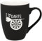 Spruchreif | Soft-Touch Tasse I Darts – Beidseitig gravierte Tasse mit Dart-Motiv | Geschenk für Dartspieler, Hobbywerfer & Fans des Präzisionssports | 350 ml