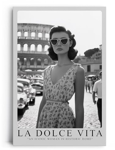 Paul Sinus Leinwandbild 40x60cm Leinwandbild La Dolce Vita – Stilvolle Schwarz-Weiß-Fotografie mit eleganter Frau vor dem Kolosseum