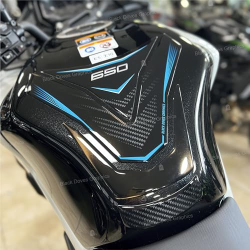 Adesivi Resinati 3D protezioni compatibili con/sostitutivo per Kawasaki Versys 650 2025 Pearl Robotic White Metallic Spark Black (Protezione paraserbatoio)