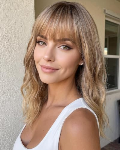 Simkaylee Blonde Perücke mit Pony, 40cm Mittellang Halblang Gewellt, Synthetisches Haar, Ombre Blond Dunkler Ansatz, Natürliche Haarlinie für Party und Alltag