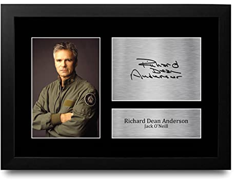 HWC Trading FR A4 Richard Dean Stargate SG-1 Geschenke Gedrucktes Signiertes Autogramm Foto für Fans von Fernsehshows - A4 Framed