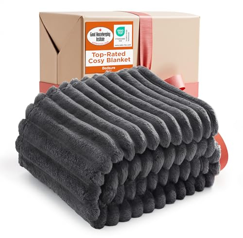 Bedsure Fleece Throw Blanket for Sofa - Fluffy Throw, Dark Grey, 130x170 cm | Striped Soft Cute and Cosy, Lightweight Warmth, Perfect for Room Decor, Travel, Camping, Gifts for Women and Girls