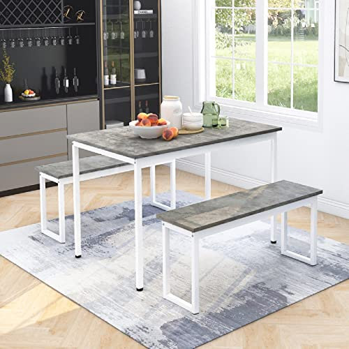 Küchen-Esstisch und Stühle aus Marmor-Holzfurnier mit platzsparendem Design für kleine Räume.