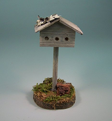 Krippenbau-Lewen Kleine Taubenkobel für Weihnachtskrippe grau. 11 cm. hoch. W1401