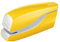 Leitz Grapadora eléctrica, capacidad de 10 hojas, funciona con batería, gama WOW, color amarillo