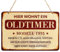 BETESSIN Geschenk zum 70 Geburtstag Mann - HIER WOHNT EIN OLDTIMER - Witziges Holzschild mit Spruch - Lustige Geschenke für Männer zum 70 Geburtstag, Vatertag & Weihnachten