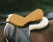 Engel Reitsport | Sattelsitzbezug Sattelauflage echtes Merino Lammfell SABEZ1-M-CAM für englische Reitsattel Camel Größe M