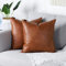 Mandioo 2er Set aus Kunstleder Kissenbezug Dekorativen Quadratisch Überwurf Kissenbezüge Kissen für Sofa Schlafzimmer 14x14, 35 x 35 cm,Braun