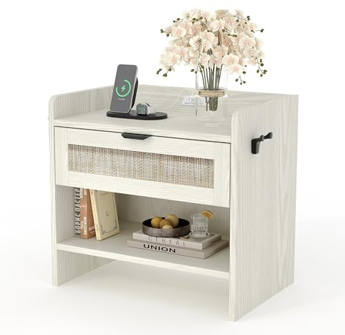 GarveeHome Rattan-Nachttisch Mit Typ-c-Ladestation – 1 Schublade Und Offener Stauraum, Beistelltisch Im Boho-Stil Für Schlafzimmer, Wohnzimmer Und Büro