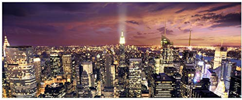 Wallario Glasbild New York bei Nacht - Panoramablick über die Stadt - 50 x 125 cm Wandbilder Glas in Premium-Qualität: Brillante Farben, freischwebende Optik