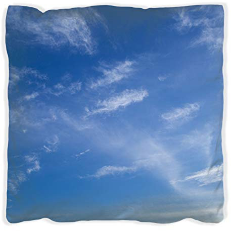 Wallario Dekokissen 60 x 60 cm, Blauer Himmel mit vereinzelten Wolken, beidseitig Bedruckt, Kuschelkissen mit weicher Plüsch-Oberfläche