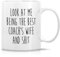 Taza divertida para esposa de entrenador, el mejor regalo para esposa de entrenador, taza de café o té de cerámica de 11 onzas, regalo humorístico para esposas de entrenadores, partidarios del equipo,