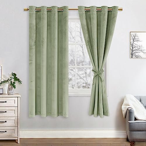 JIUZHEN Verdunklungsvorhang aus Samt,2er Set weiche blickdichte Gardinen mit Ösen für Schlafzimmer,140x175cm (Breite x Höhe),Grün