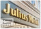 WIEN, ÖSTERREICH - Julius Meinl Delicatessen Store in Wien, Österreich. berühmter Hersteller und Händler von Kaffee, Gourmet-Lebensmitteln und anderen Lebensmittelprodukten Kühlschrankmagnet
