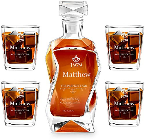 Maverton Classic Bourbon Whiskey Decanter Capitol Set of 4/6 Glasses - You can Personalise Tumblers as Gift - 700 ml Universal Carafe - Gift for Couple - Good Vintage