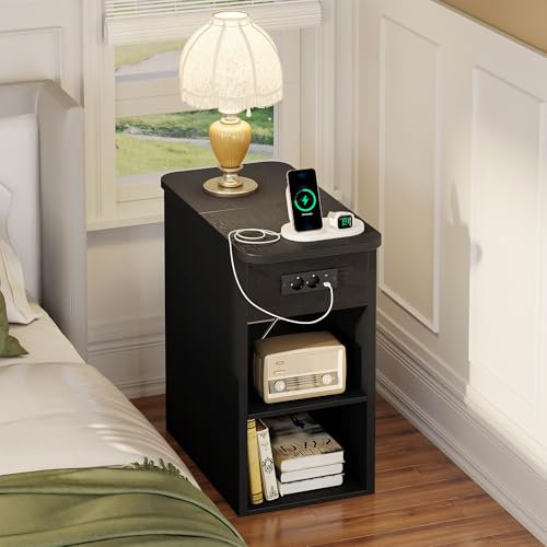 IRONCK Petite Table de Chevet avec Multiprise, Table d'appoint étroite en Bois, avec 1 Compartiment Rabattable, 2 Ouverts, Chevet de lit pour Salon, Chambre, Bout de canapé, USB+Type-C, Noir