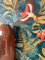 NEWROOM Tapete Petrol Vliestapete Dschungel - Mustertapete Modern Grün Rot Palmenblätter Papagei Blumentapete Tropisch Dschungeltapete Regenwald inkl. Tapezier-Ratgeber