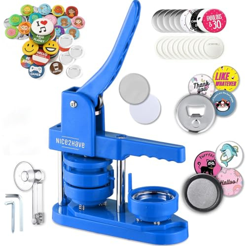 Nice2Have Button Maker Maschine 58 mm – (100 Knöpfe, 5 Stück Flaschenöffner, 5 Stück Kühlschrankmagnete, 500+ kostenlose Designs, Kreisschneider & Zauberbuch & Papiere) – Installationsfreie