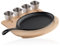 BBQ-Toro Sartén Ovalada de Hierro Fundido para Servir con Cuencos de Acero Inoxidable y Base de Madera | 24 x 17,5 cm | Curada - pre-Seasoned | Sartén de Hierro Fundido Barbacoa | Set para Parrilla