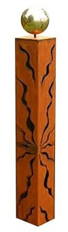 Gartendekoshop24 – Gartendeko Rost Säule, Skulptur, 100 cm, mit glänzender Edelstahlkugel und Muster. Handgefertigte, dekorative Rostsäule, aus Edelrost, für draußen. Stehle, Säule aus Rost.