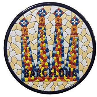 Cerámica española. Souvenir Barcelona Cerámica Andaluza. Plato Sagrada Familia cerámica Decorativa andaluza 28cms. Regalos Originales. Recuerdo artesanía de BCN.
