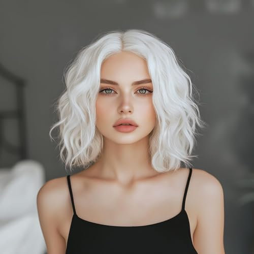 SIMKAYLEE Weiße Haare Lockige Perücke Kurzhaar für Frauen Kurz Locken Weisse Oma Bob Perrücken Damen Schulterlang Mittelscheitel White Curly Short Wig für Anime Karneval Party Cosplay (36 cm)