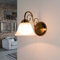 Licht-Erlebnisse Wandleuchte Glas Metall in Messing Küche Wohnzimmer B:15,5 cm E14 Rustikales Design blendarm gemütliche Wandlampe Schlafzimmer ATHEN