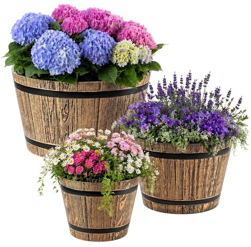 KADAX 3er Set Pflanztopf im Holzfass-Design, ø 23cm + 30cm + 40cm, ca. 4-25L, aus wetterfestem Kunststoff, für Garten, Terrasse & Balkon, dekorativer Blumentopf, Mokkabraun, Teich mit Wassereimer