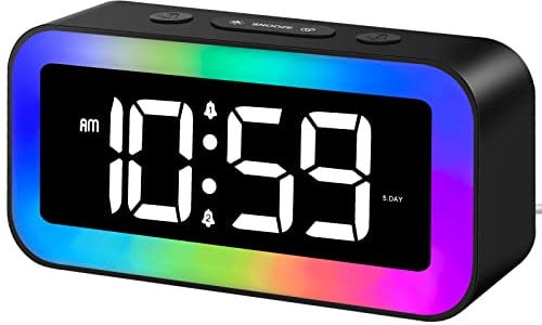 MOSUO Digitaler Morgenwecker für Kinder, beleuchtet, mit Nachtlicht, 7 Farben, LED-Digitaluhr, mit 2 Alarm-Modi, Helligkeit verstellbar, Snooze, Sprachsteuerung, 12/24 Stunden, USB-Anschluss