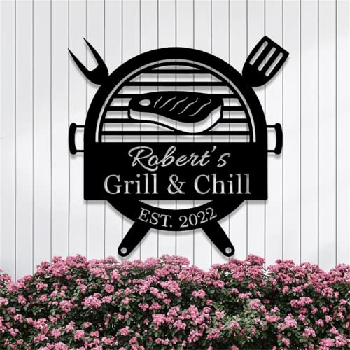 Riaeelvs Personalisierte Grill-Metall-Wandkunst, Grillschild, Metall-Namensschilder, individueller Familienname, Küchenwanddekoration, Frühlingsküchendekoration, personalisierte Geschenke,