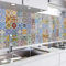 danario Küchenrückwand selbstklebend - Glasoptik - Spritzschutz Küche - versteifte PET Folie - 0,8 mm - Mosaikfliesen bunt - 60cm x 500cm