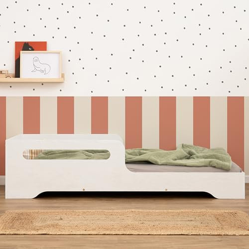 smartwood TILA 3 Kinderbett 70x140 mit Lattenrost und Rausfallschutz - Neuheit - Holz Kinderbett für Jungen & Mädchen, vielseitiges Montessori Bett mit Rausfallschutz und Lattenrost 140x70 cm - Weiß
