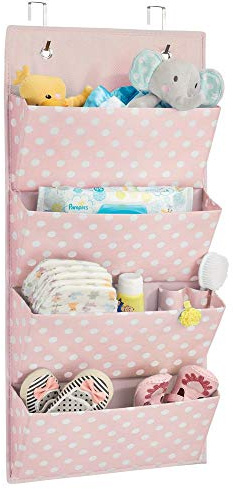mDesign Hängeaufbewahrung mit Vier Taschen – Kinderzimmer Aufbewahrung für Kinderschuhe, Accessoires und Kleidung – Taschengarderobe zum Hängen mit Pünktchen-Muster – rosa/weiß
