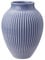 Knabstrup Keramik | Gerillte Vase | Geformt mit Lehm und Leidenschaft | Elegante und Klassische Form seit 1897 | Modern Anmutend | Lavendelblau | 27 cm