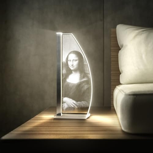 Luverre Tischlampe | LED-Leuchte | Glas-Leuchte mit Gravur für Nachttisch, Kommode, Wohnzimmer | Kunst, Malerei (MONA LISA by Leonardo da Vinci, Segel | silber)