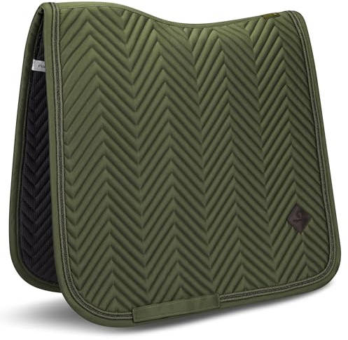 Equimour Dressurschabracke Classic Sage – Satin Schabracke für Pferde | Anatomische Satin-Schabracke mit Bamboo Lining, Glitzerborde & veganem Leder-Patch – atmungsaktiv