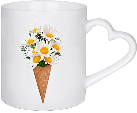 artboxONE Herztasse Ice Cream with Chamomile von Valeriya Korenkova - Herztasse Natur