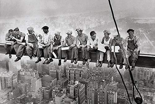 Close Up Eating Above Manhattan - New York Poster (91,5cm x 61cm)