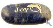 Joy - Sodalith Handschmeichler aus echtem Edelstein mit Gravur - Lieferung in Geschenkschachtel mit Krtchen