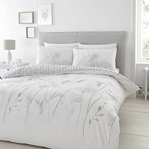 Catherine Lansfield Meadowsweet Floral Reversible Super King Duvet Cover Set with Pillowcases White