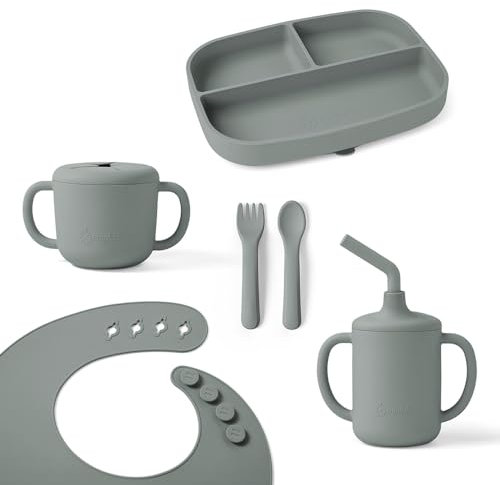 Ergobaby Juego de Vajilla Infantil Deluxe para bebés y niños pequeños a partir de 6 meses, juego de vajilla infantil con 2 tazas, bandeja, babero y cubiertos, sin BPA, PVC ni ftalatos, Sage Green