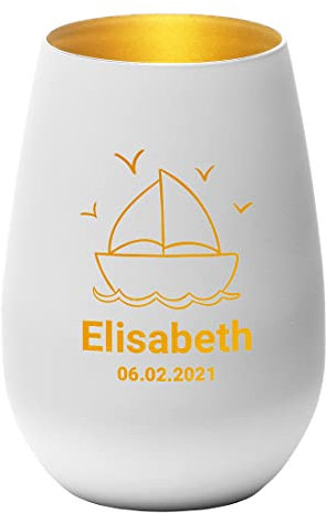 Glas-Kerzenhalter weiß-Gold mit personalisierter Wunschgravur - Motiv: Segelboot - Windlicht, Teelichthalter - besonders widerstandsfähig - runde Form - LED Teelichter - Tauf-Geschenk