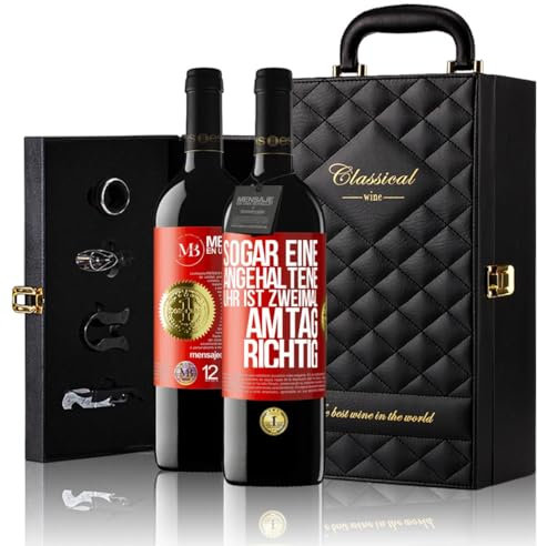 «Sogar eine angehaltene Uhr ist zweimal am Tag richtig» Flaschenpost. Geschenk-Luxus-Aktentasche 2x Premium Rotwein Reserve 12 Monate und Set mit 4 Accessoires. Etikett Rot ANPASSBAR