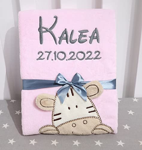 BotoBaby® - Babydecke mit Namen und Geburtsdatum - Geschenk Taufe Geburt ★ (Rosa - Zebra)