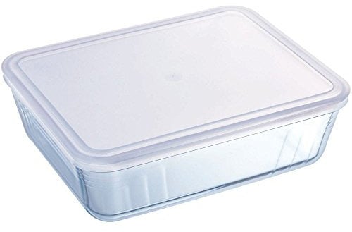 Pyrex 2.6 Litre Glass Rectangular Dish with Plastic Lid.