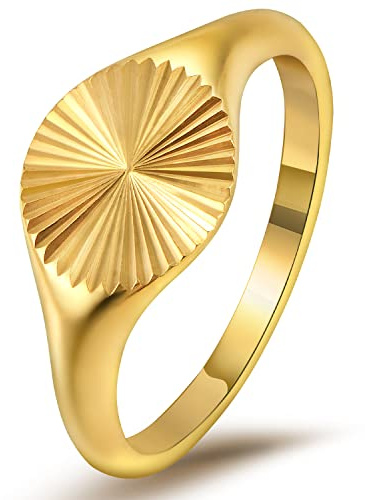 YeGieonr Non Tarnish Gold Rings for Women, Waterproof Gold Signet Ring, 18K Gold Plated Stackable Rings for Everyday Wear