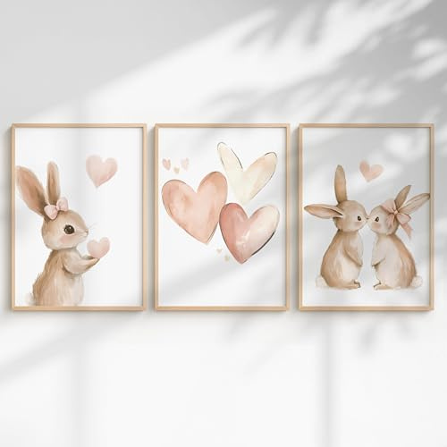 Generisch 3er Poster Set Kinderzimmer Mädchen – Babyzimmer Wandbilder mit Einhorn, Prinzessin, Tieren & Regenbogen – Liebevolle Deko fürs Mädchenzimmer (Hase & Herzen, DIN A4, Ungerahmt)